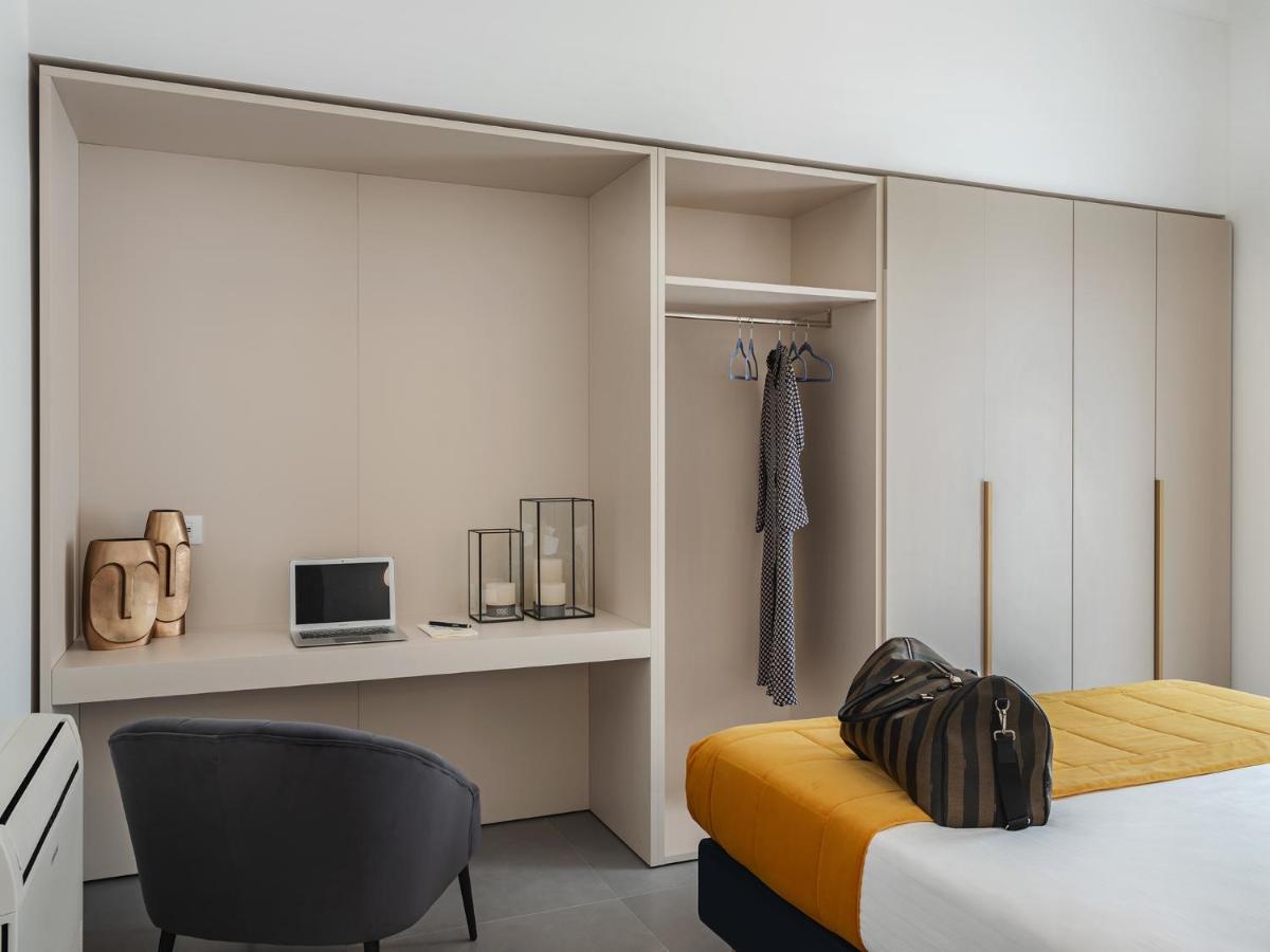 Living U Homesuites 레체 외부 사진